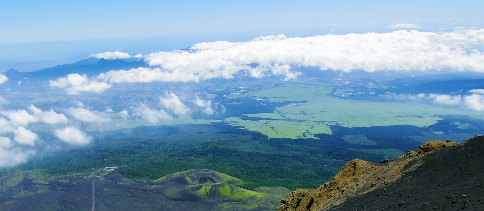 �J���g�̌��Ɠ�c�ˁ@��i�R�R������;