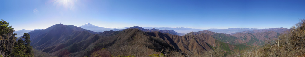 造り岩からの富士山がいる大展望