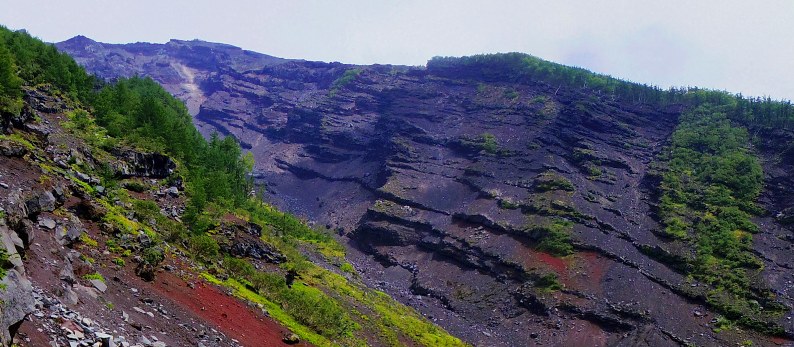 �x�m�R�䒆���@������@�R�@�@�@�@�I��ɂȂ����n�╔�ƃX�R���A�̒n�w