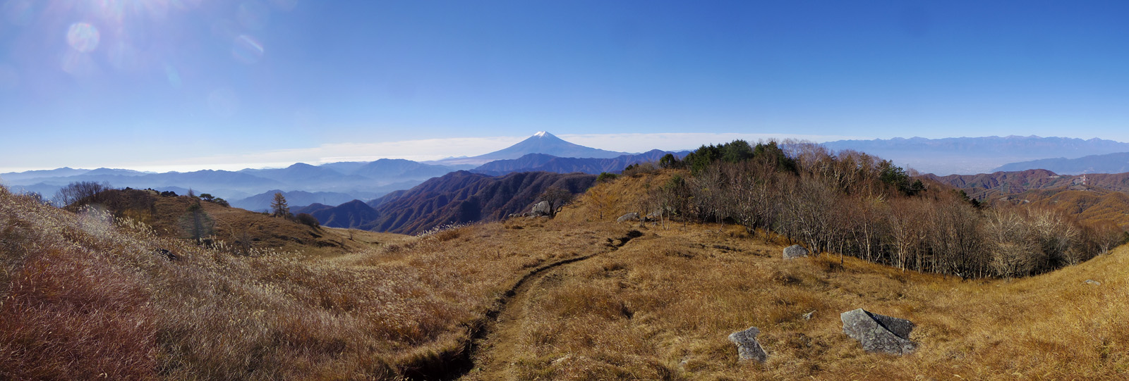 ���J�ێR����O�œo���Ă�������U�Ԃ�ƕx�m�R�������W�]�B