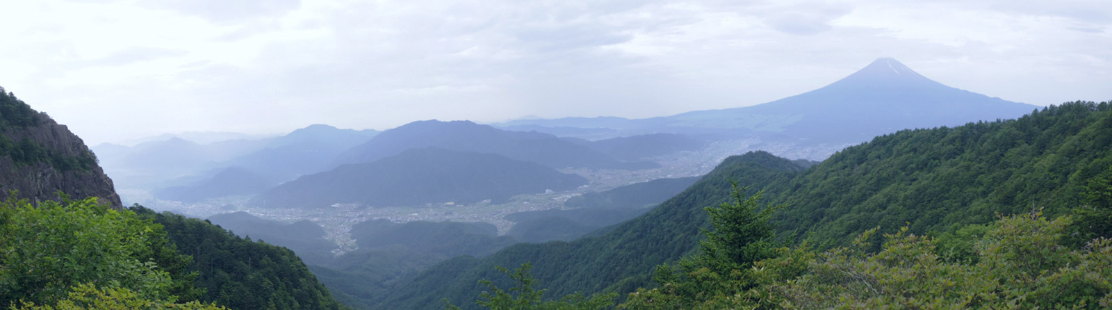 �O�c���R���O�̓W�]�n����