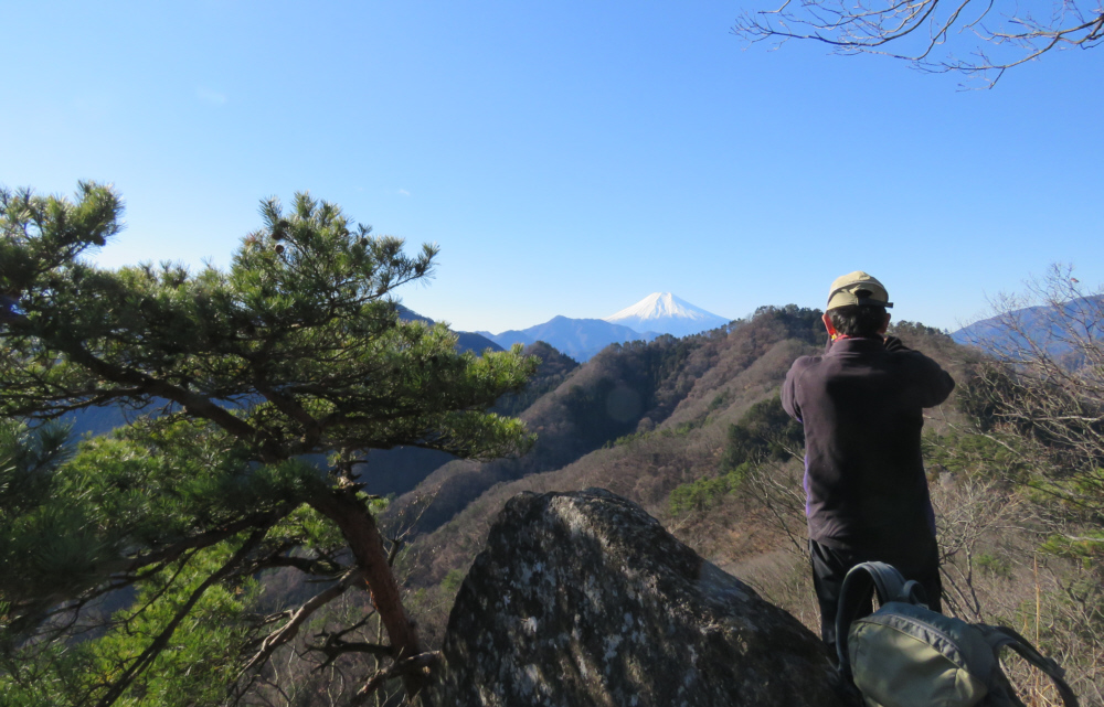 ��O�R����̕x�m�R�ƕM��