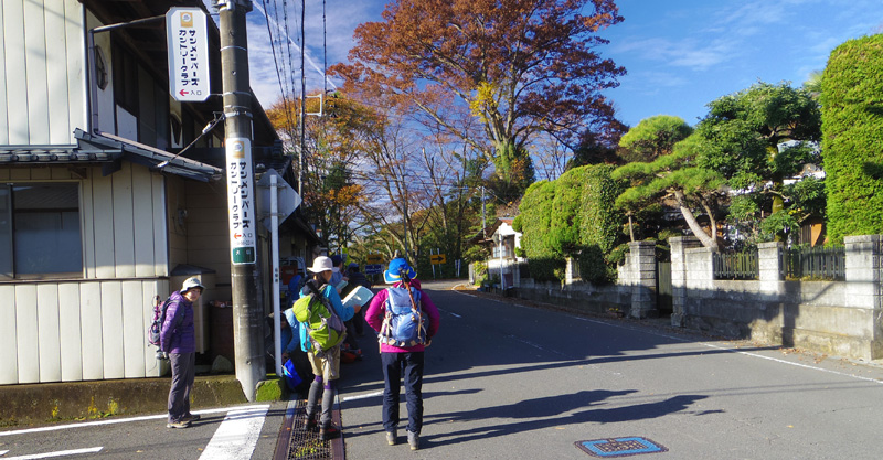 �Ⴂ�o�R�҂�����