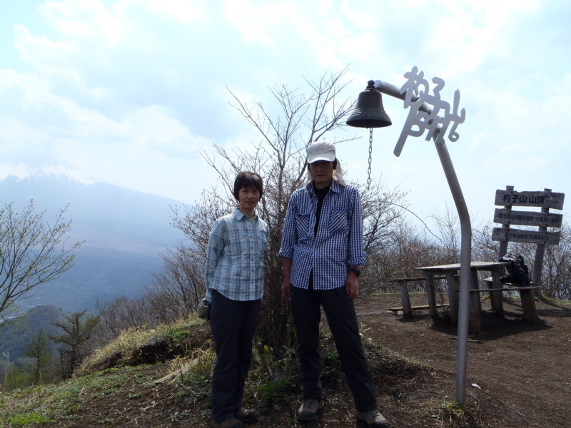 �ێq�R�̏��ƋL�O�B�e