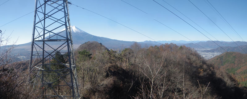 鉄塔と富士山と南アルプス