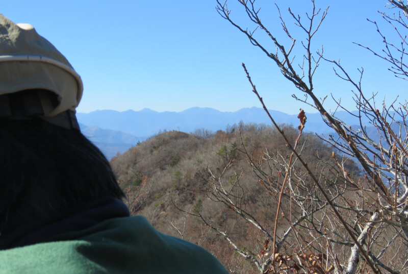 当方の肩越しに杓子山