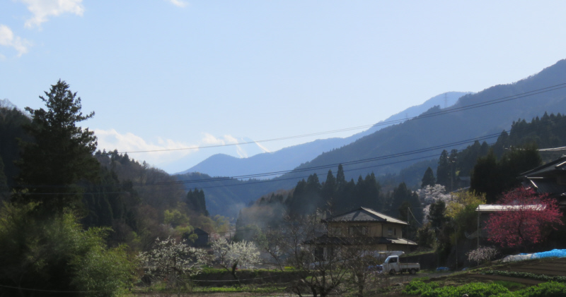 �䐳�̎R-���m�x-���m�x�������A���m�x�̏�ɕx�m�R