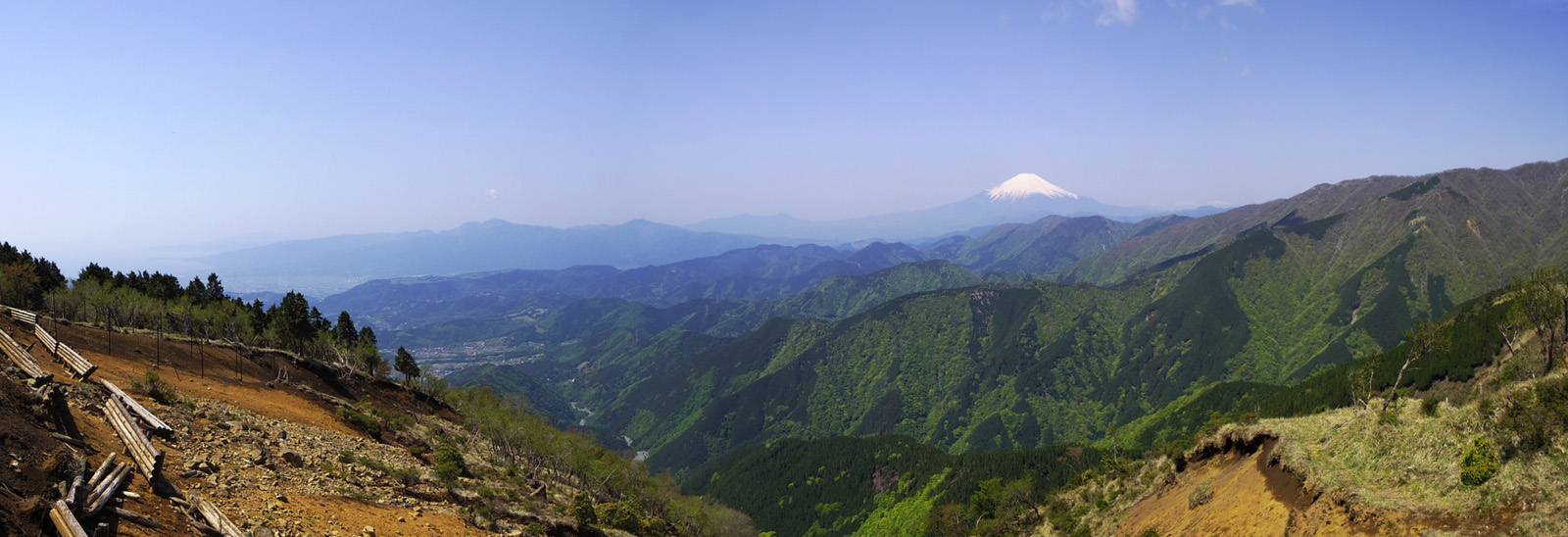 �O�m���R������̕x�m�R�ƈ���R�Ɣ����̎R�@�@�@2014�N5��10���@9�F56