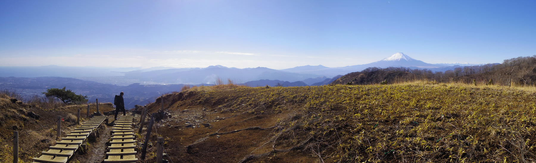 �ԗ��m������ԗ��R���ɍ~���Ƃ��납��̕x�m�R�������W�]�B