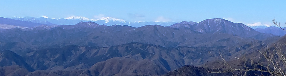 �犄�R�A�x�m�R�̉E���̎R�X