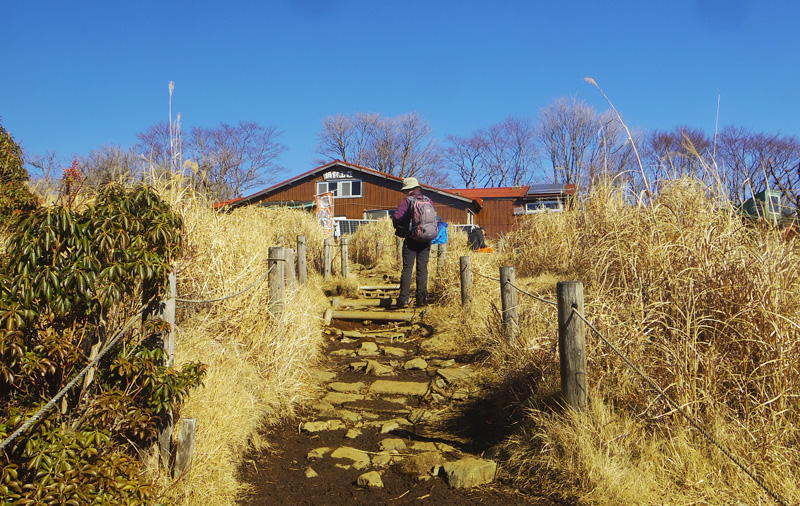 �犄�R�R��