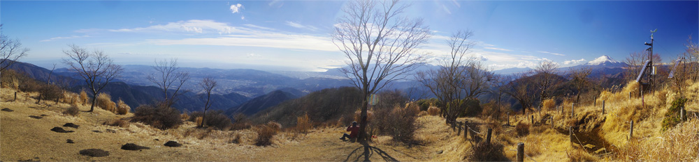 �犄�R���̑O�̓o�R������̕x�m�R�������W�]�B