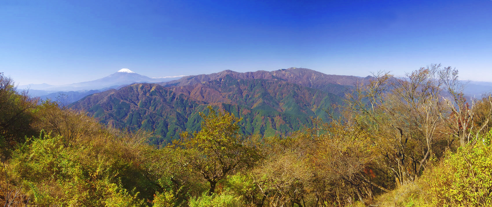 ��R�R���k���̓W�]�䂩��̒O��R�n�ƕx�m�R