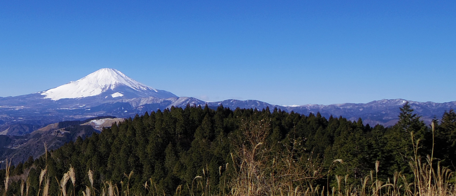 �����R�R������̕x�m�R�ƉE���̎R�Ȃ�