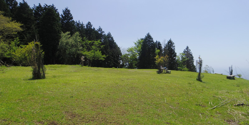 高松山山頂広場