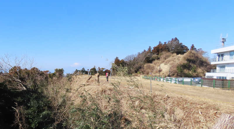 天園ハイキングコースの大平山下の広場