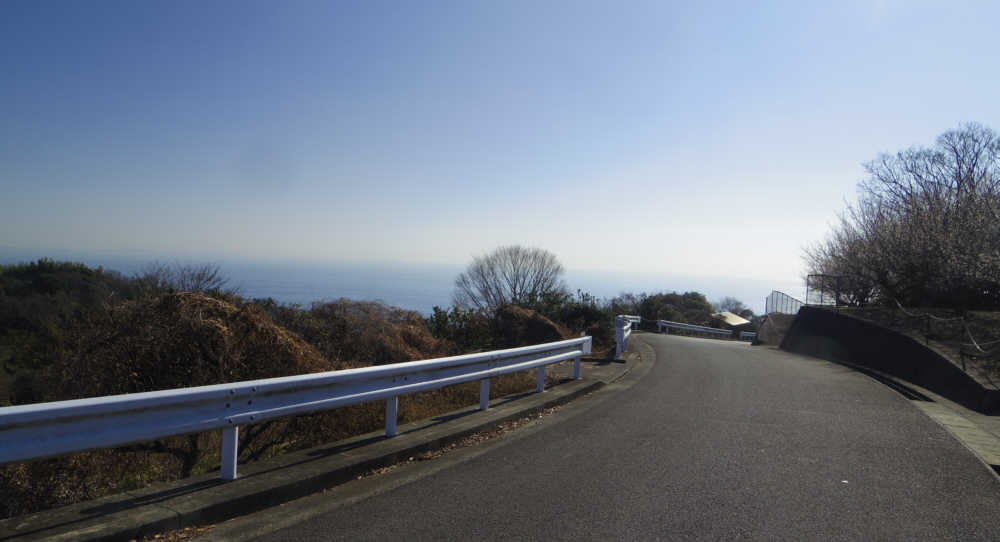 西山農道に到着右側には相模湾