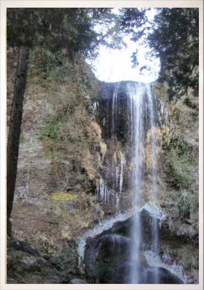 足柄の夕日の滝