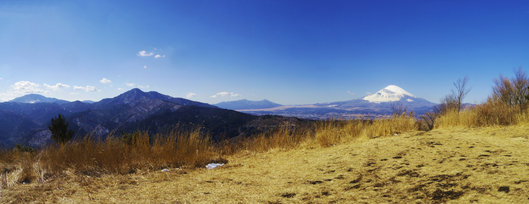 ��q�x�R������̕x�m�R�ƈ���R�Ɣ����̎R