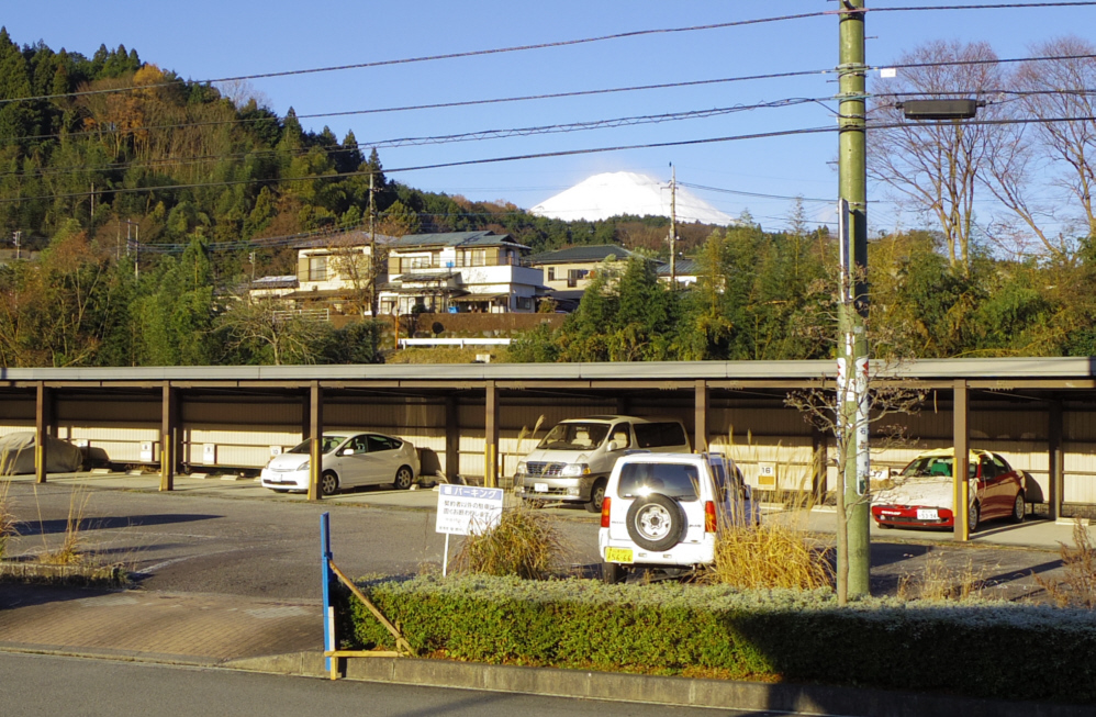 御殿場線足柄駅からの真っ白な富士山