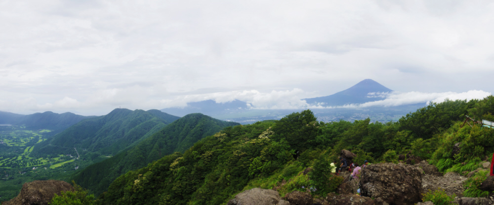 金時山からの富士山と愛鷹連峰と箱根外輪山