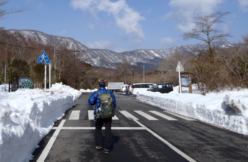 ゴルフ場前の道