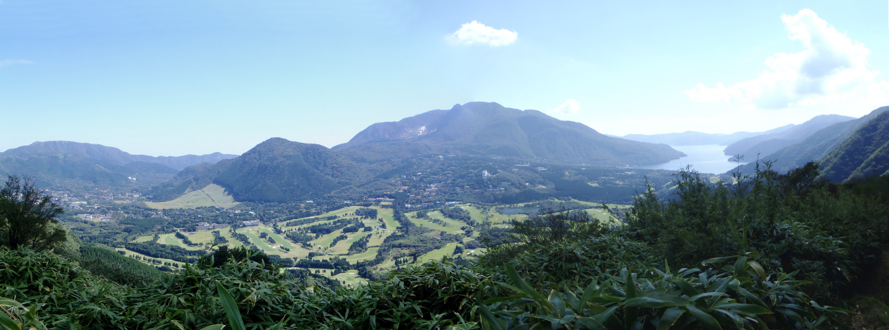 �����O�֎R�������t�߂���̈��m�΂ƃS���t��