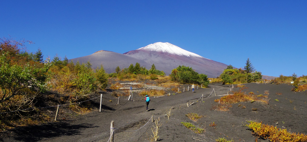 ��b�ˉ��˂Ɍ����ďo��