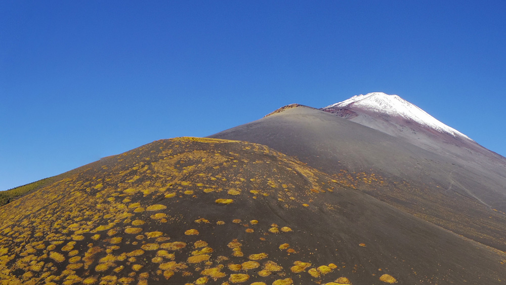 ��c�ˉ��˂̎R���t�߂���̏�ˁA��i�R�A�x�m�R