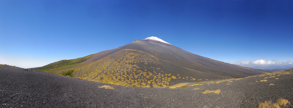 ��c�ˉ��˂̎R������̏�ˁA��i�R�A�x�m�R