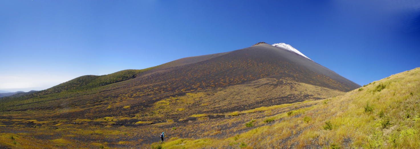 ��c�ˏ�ˎR������̕�i�R�ƕx�m�R