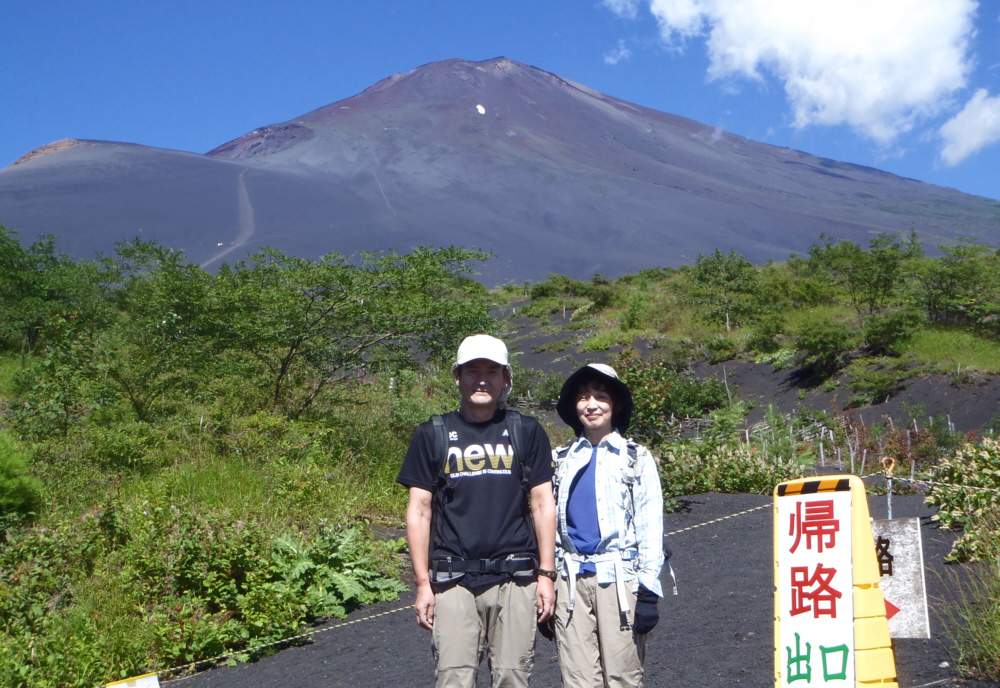 ��a����V�܍��ڃo�X�≡����̕x�m�R�ƕ�i�R�ƂƂ��ɋL�O�B�e