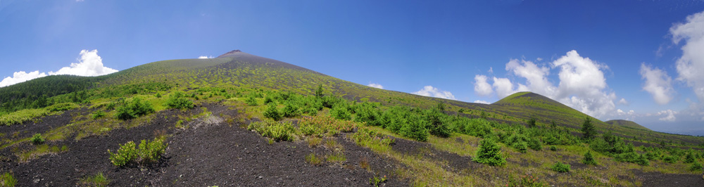 �O�ҕt�߂���̕�i�R�Ɠ�c��