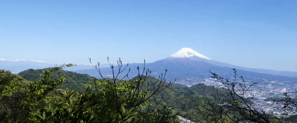 多比口峠から少し進んだところからの富士山