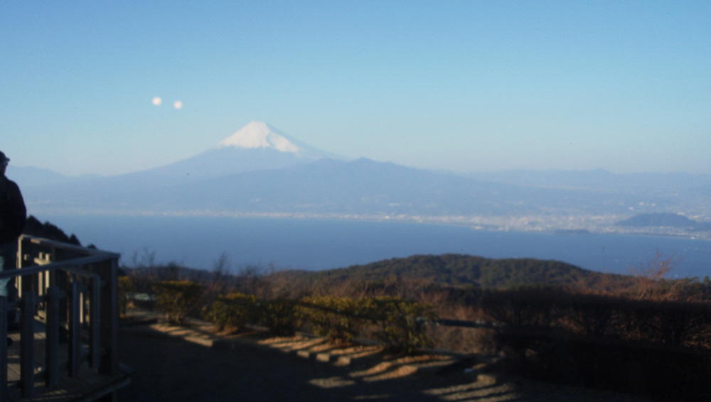だるま山高原展望台からの富士山と愛鷹山と駿河湾