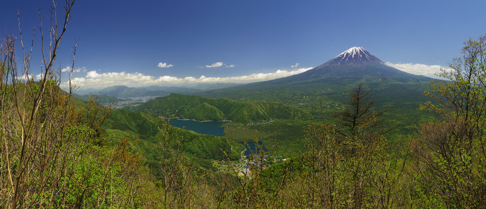 王岳の山頂広場からの富士山